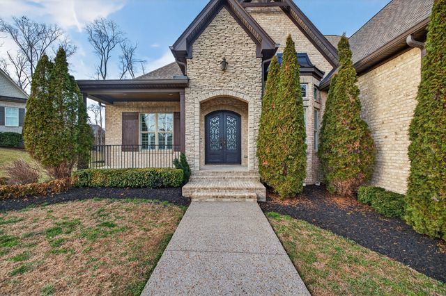 606 Peruvian Ct, Nolensville, TN 37135