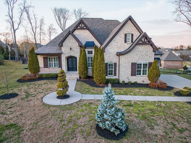 606 Peruvian Ct, Nolensville, TN 37135
