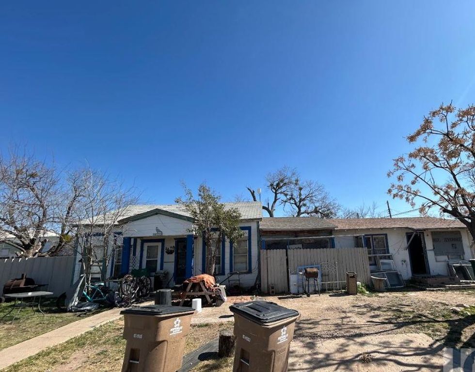 Image 1 of property listing at 420 N Malone St, San Angelo, TX 76903