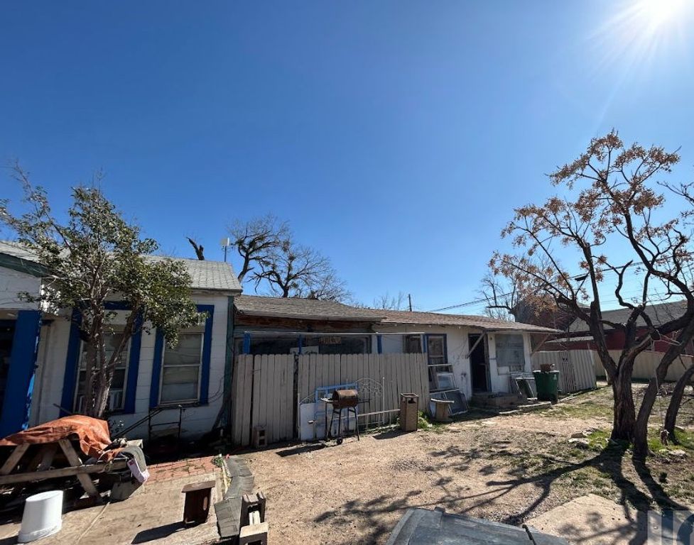 Image 2 of property listing at 420 N Malone St, San Angelo, TX 76903