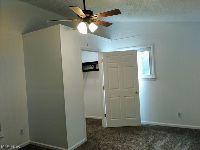 1514 Manhattan Avenue, Youngstown, OH 44509