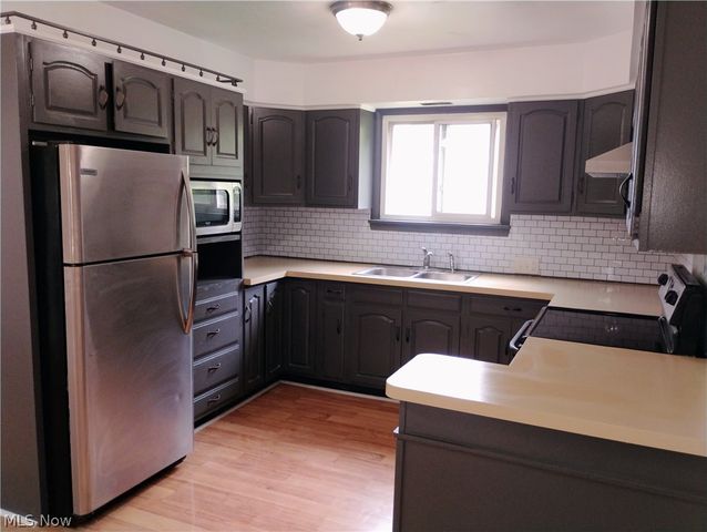 1514 Manhattan Avenue, Youngstown, OH 44509