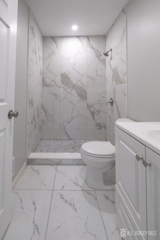 11 Alabama Court, Old Bridge, NJ 07747