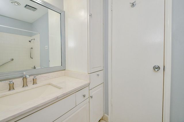 5864 Doliver Drive 116, Houston, TX 77057