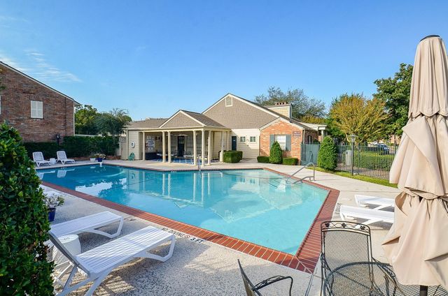 5864 Doliver Drive 116, Houston, TX 77057