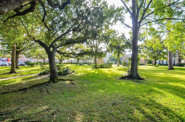 5864 Doliver Drive 116, Houston, TX 77057