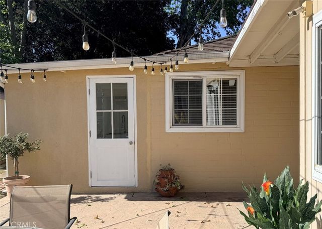 7454 Darby Avenue, Reseda, CA 91335