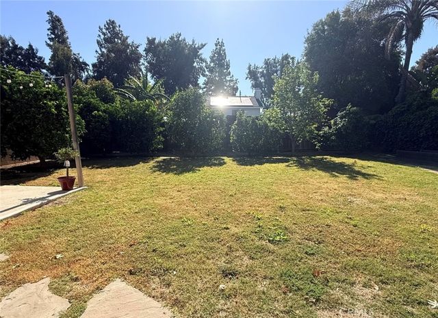 7454 Darby Avenue, Reseda, CA 91335