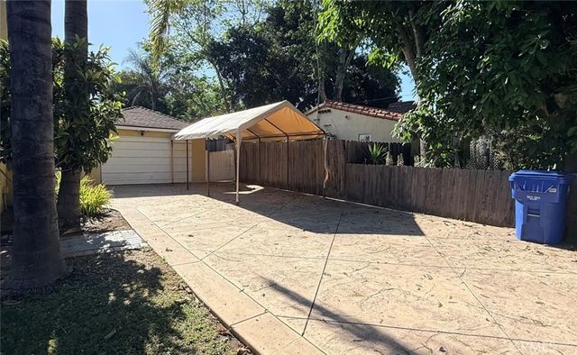 7454 Darby Avenue, Reseda, CA 91335