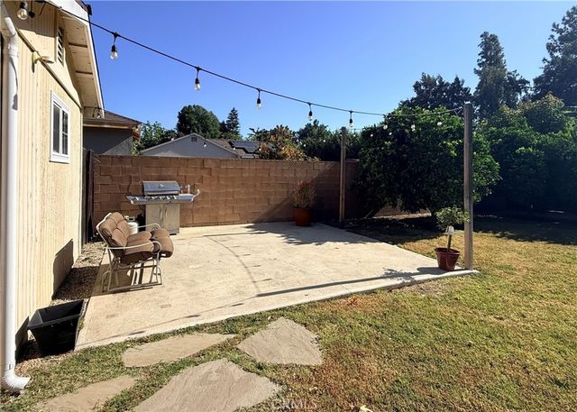 7454 Darby Avenue, Reseda, CA 91335