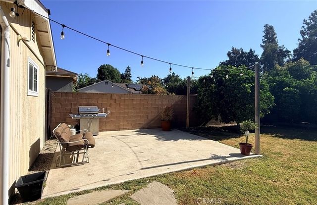 7454 Darby Avenue, Reseda, CA 91335