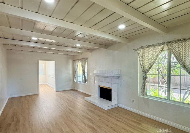 7454 Darby Avenue, Reseda, CA 91335