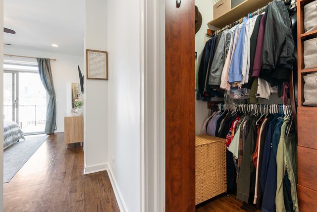 1425 W Grand Avenue 3E, Chicago, IL 60642