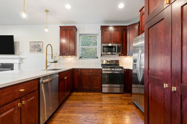 1425 W Grand Avenue 3E, Chicago, IL 60642