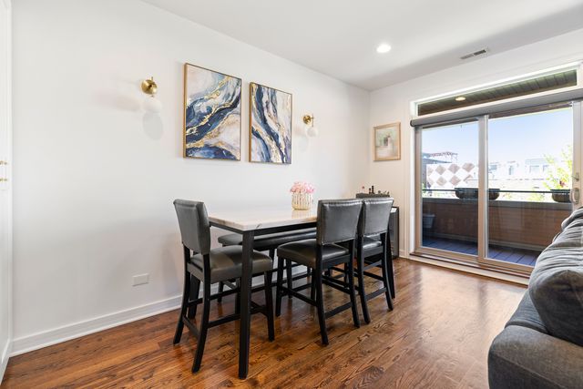 1425 W Grand Avenue 3E, Chicago, IL 60642