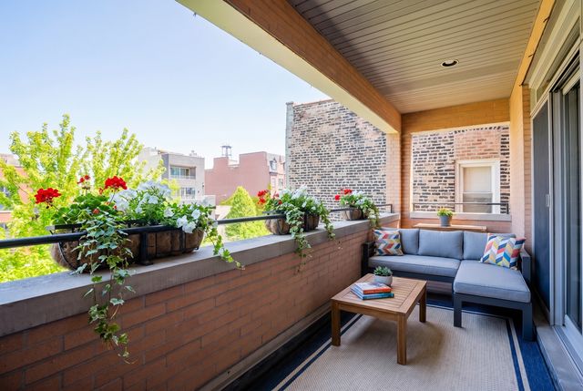 1425 W Grand Avenue 3E, Chicago, IL 60642