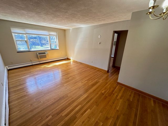 288 Grove Street 2, Newton, MA 02466
