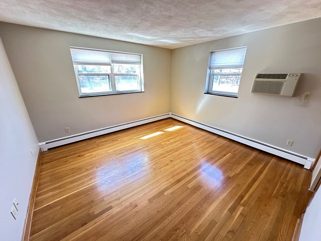 288 Grove Street 2, Newton, MA 02466