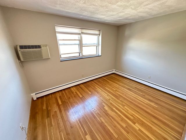 288 Grove Street 2, Newton, MA 02466