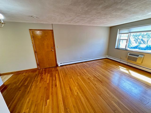 288 Grove Street 2, Newton, MA 02466