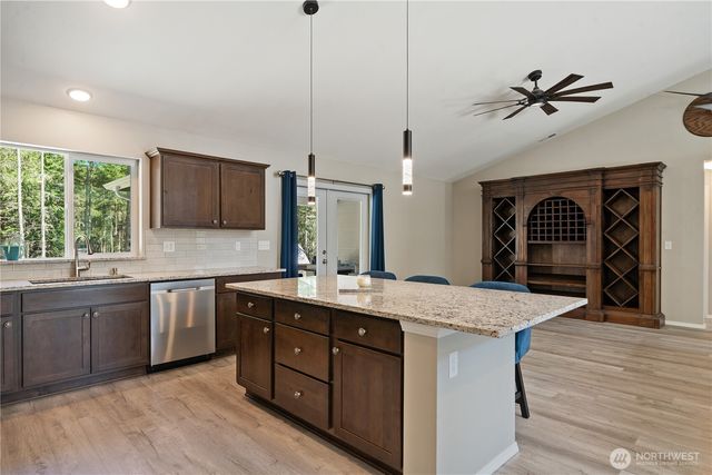 134 Lunderville Lane, Port Angeles, WA 98362