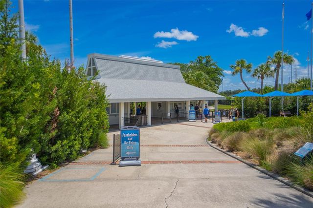10446 SCENIC LAKE DRIVE, Weeki Wachee, FL 34613