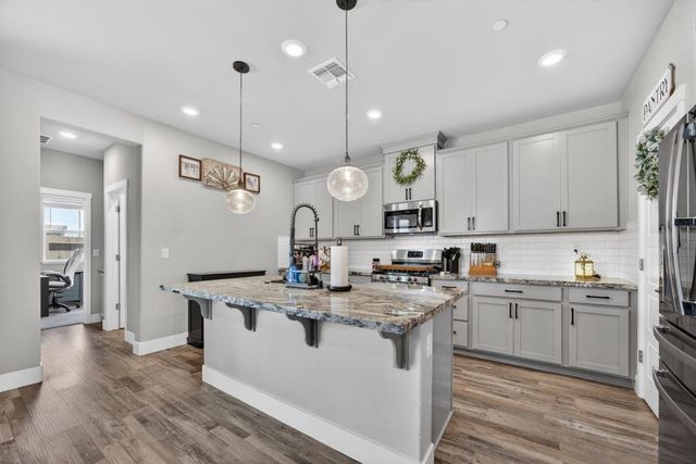 8247 Blue Coral Ave, Elk Grove, CA 95757