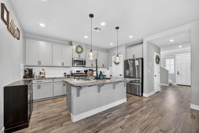 8247 Blue Coral Ave, Elk Grove, CA 95757