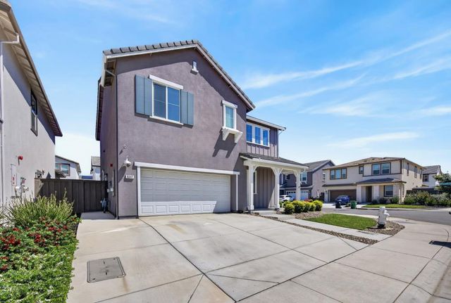 8247 Blue Coral Ave, Elk Grove, CA 95757