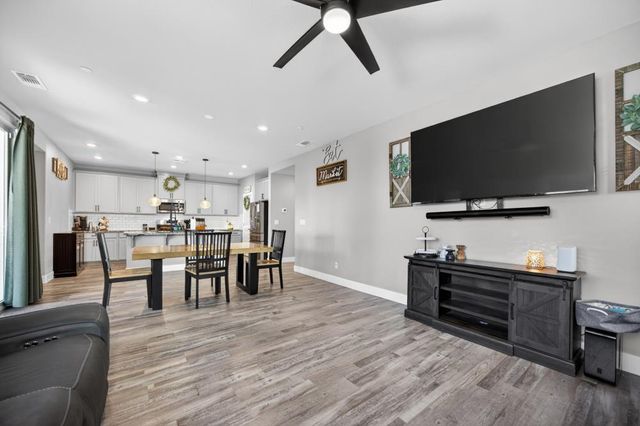 8247 Blue Coral Ave, Elk Grove, CA 95757