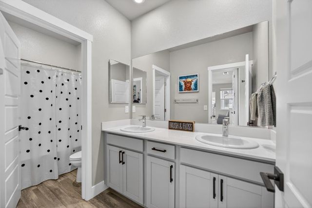 8247 Blue Coral Ave, Elk Grove, CA 95757