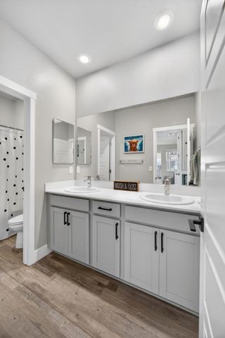 8247 Blue Coral Ave, Elk Grove, CA 95757