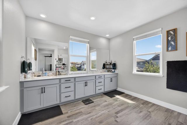 8247 Blue Coral Ave, Elk Grove, CA 95757