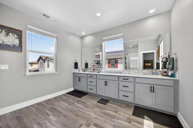 8247 Blue Coral Ave, Elk Grove, CA 95757