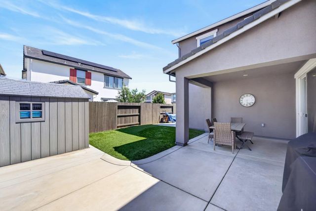 8247 Blue Coral Ave, Elk Grove, CA 95757