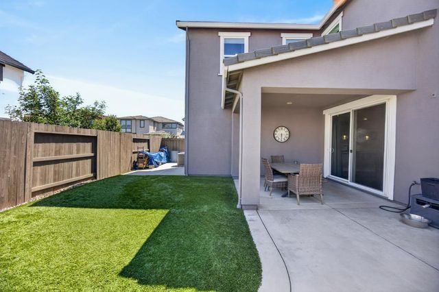 8247 Blue Coral Ave, Elk Grove, CA 95757