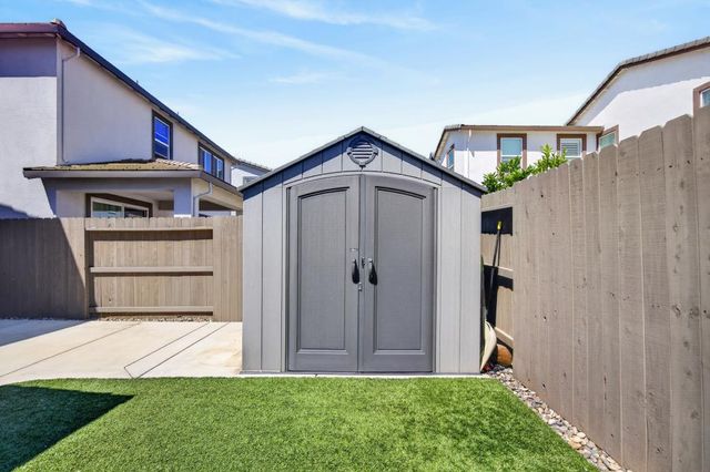 8247 Blue Coral Ave, Elk Grove, CA 95757