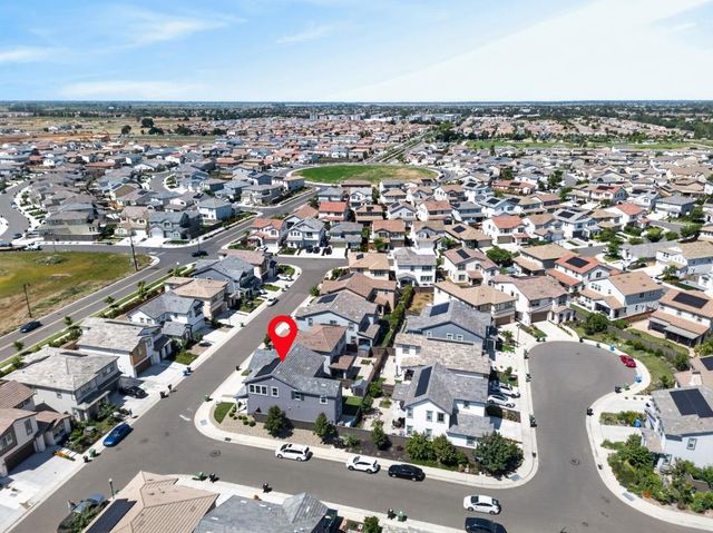 8247 Blue Coral Ave, Elk Grove, CA 95757