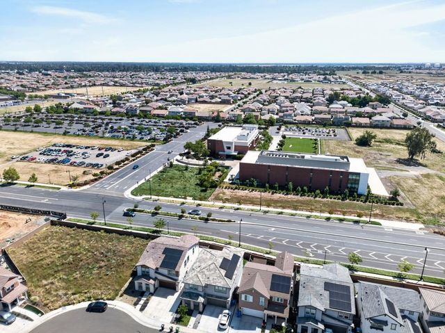 8247 Blue Coral Ave, Elk Grove, CA 95757