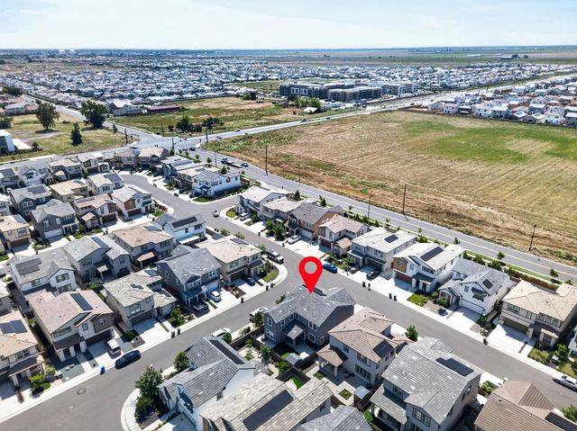 8247 Blue Coral Ave, Elk Grove, CA 95757