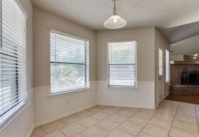 313 Oakwood Circle, Shady Shores, TX 76208