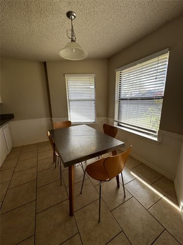 313 Oakwood Circle, Shady Shores, TX 76208