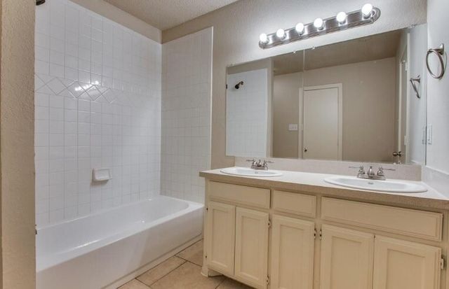 313 Oakwood Circle, Shady Shores, TX 76208