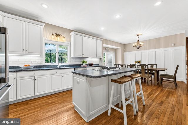 836 ATKINSON CIR, Hillsborough, NJ 08844