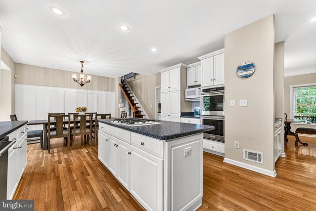 836 ATKINSON CIR, Hillsborough, NJ 08844