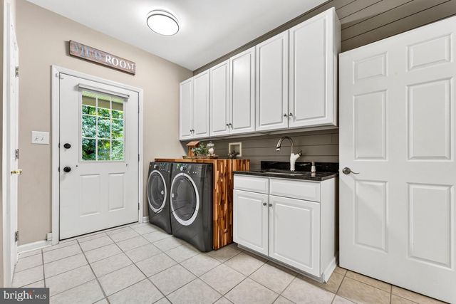 836 ATKINSON CIR, Hillsborough, NJ 08844