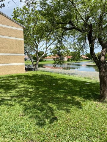 450 W Palm Cir Circle W 103, Pembroke Pines, FL 33025