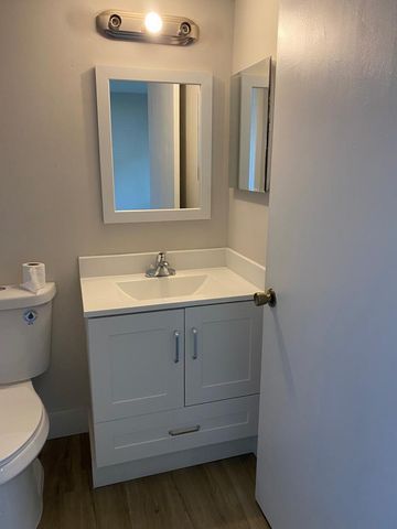 450 W Palm Cir Circle W 103, Pembroke Pines, FL 33025