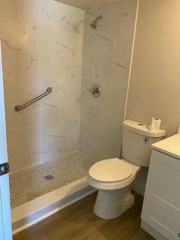 450 W Palm Cir Circle W 103, Pembroke Pines, FL 33025