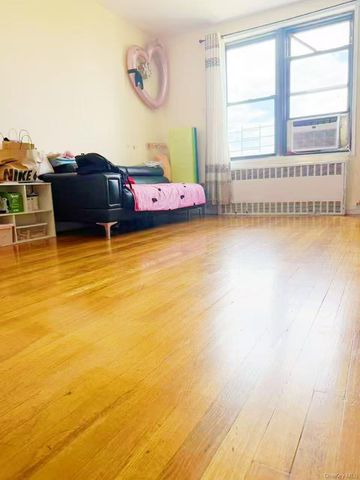 15010 71st Avenue 6G, Flushing, NY 11367